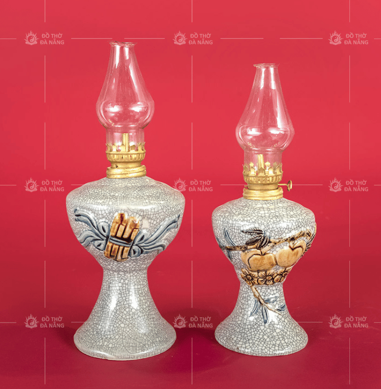 Kích thước Cặp Đèn Dầu Đặc Biệt Trên Bàn Thờ Gia Tiên và cách sử dụng.png